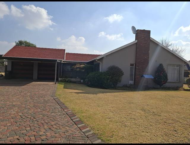 4 BEDROOM HOUSE FOR SALE IN DAL FOUCHE